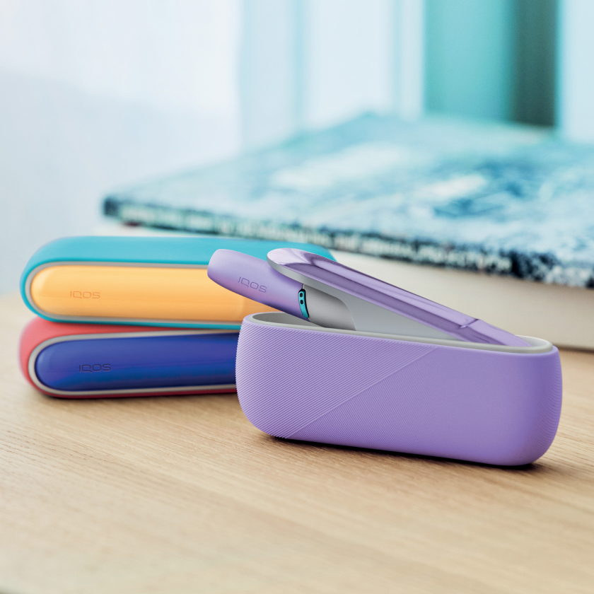 IQOS ORIGINALS DUO con el cap morado y pocket chargers personalizados