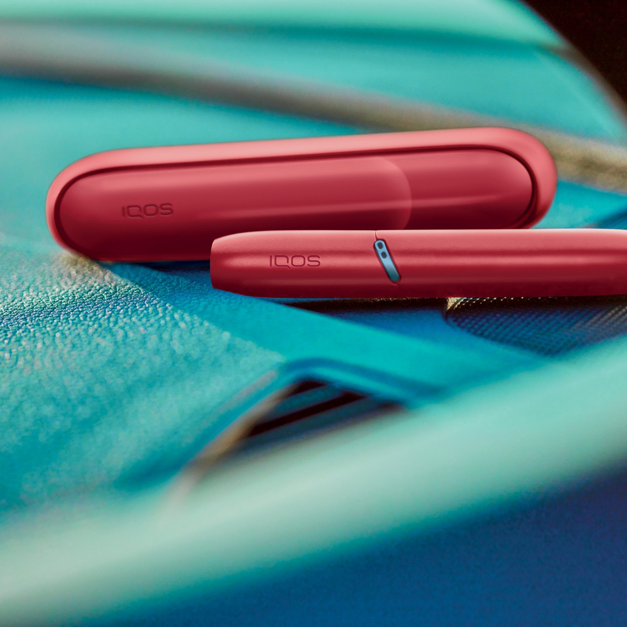 IQOS Originals Duo holder y pocket charger en color rojo